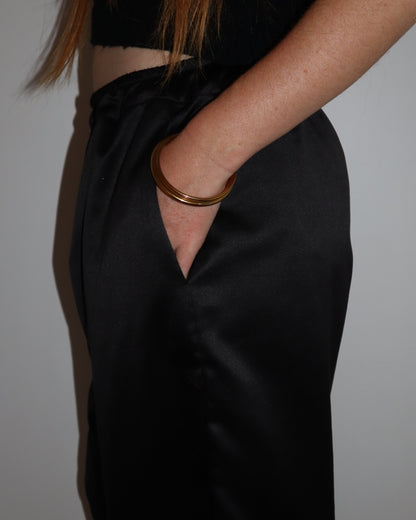 Le pantalon en satin